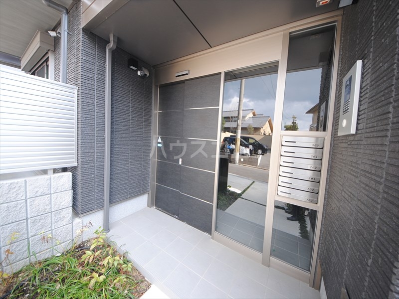 25/30 エントランス