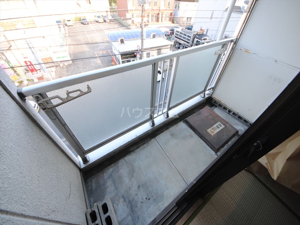 22/30 エントランス