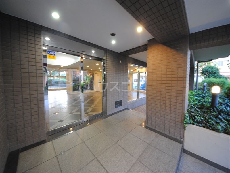 2/3 エントランス