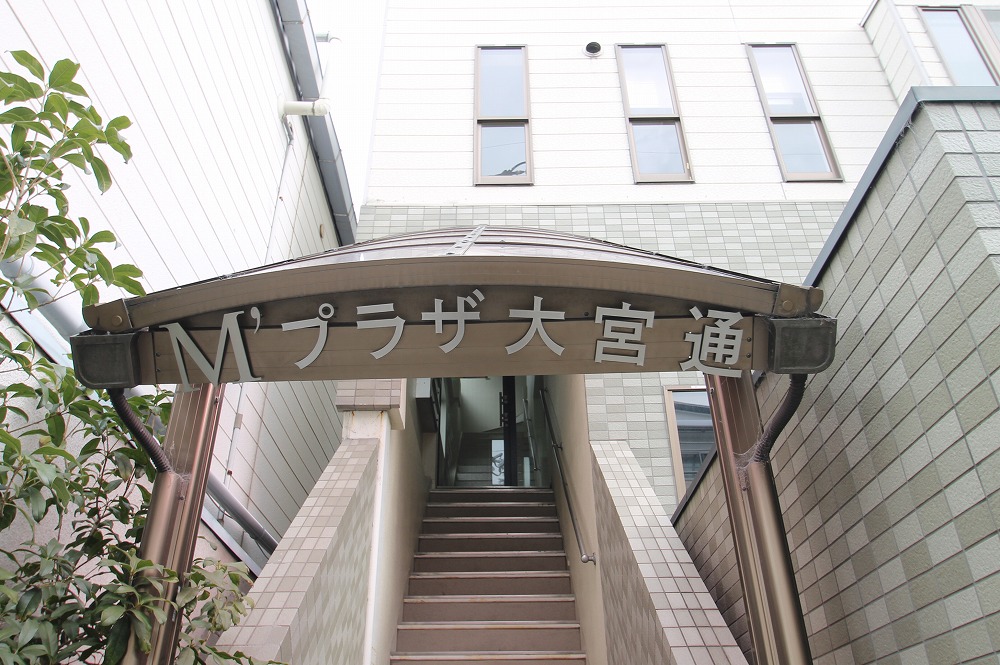 19/27 エントランス