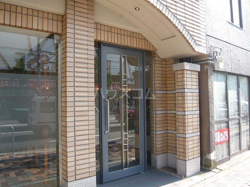 16/25 エントランス