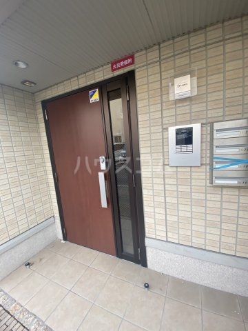 2/2 エントランス