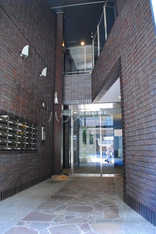 14/15 エントランス