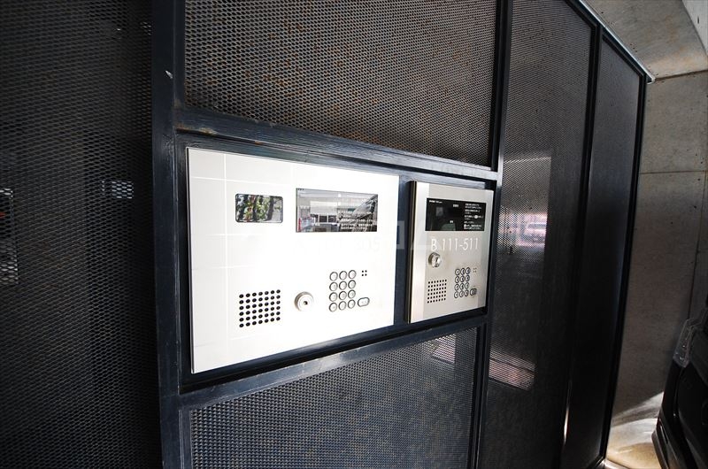 2/4 エントランス