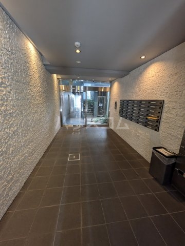 25/30 エントランス