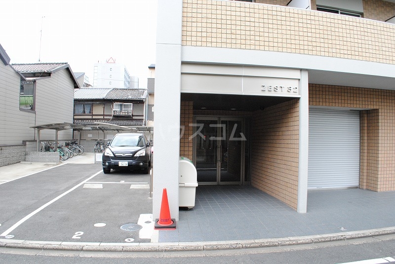 14/23 エントランス