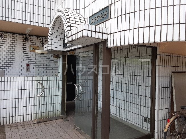 20/30 エントランス