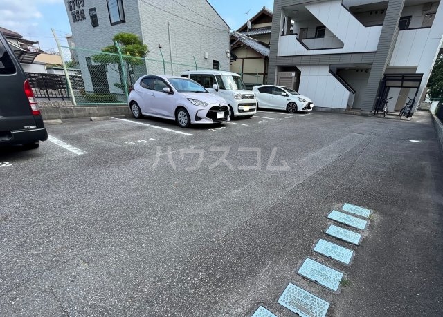 22/30 駐車場