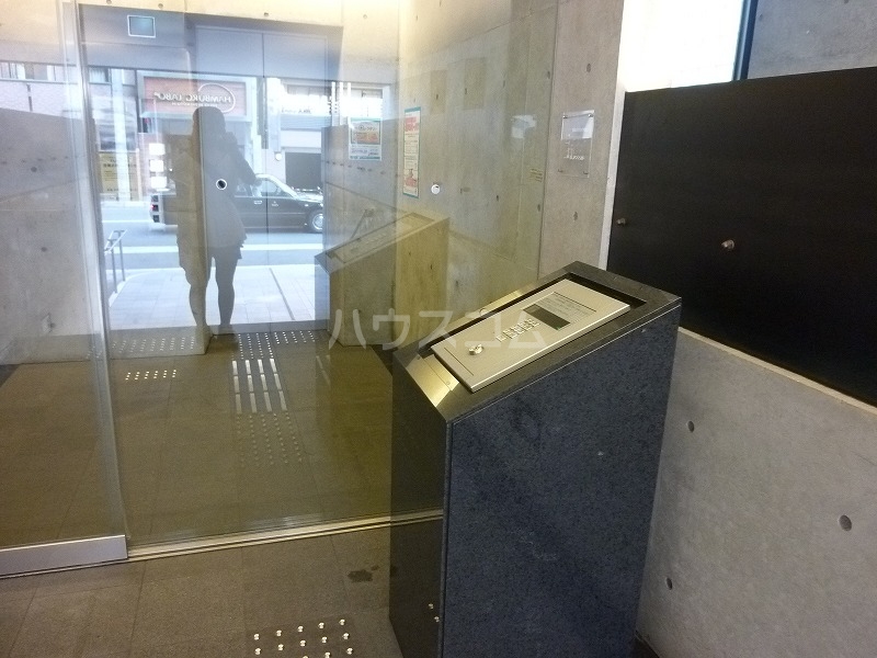 15/18 エントランス