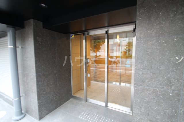 2/4 エントランス