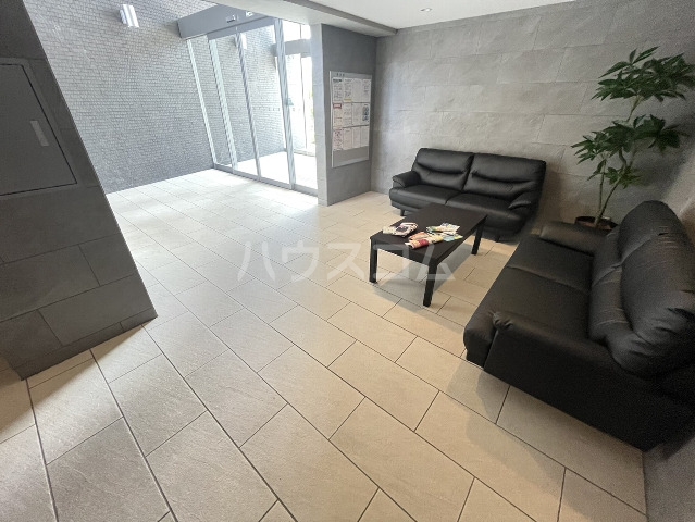 26/30 エントランス