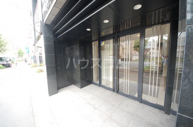 24/25 エントランス