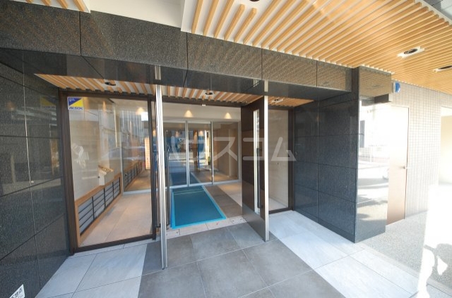 25/30 エントランス