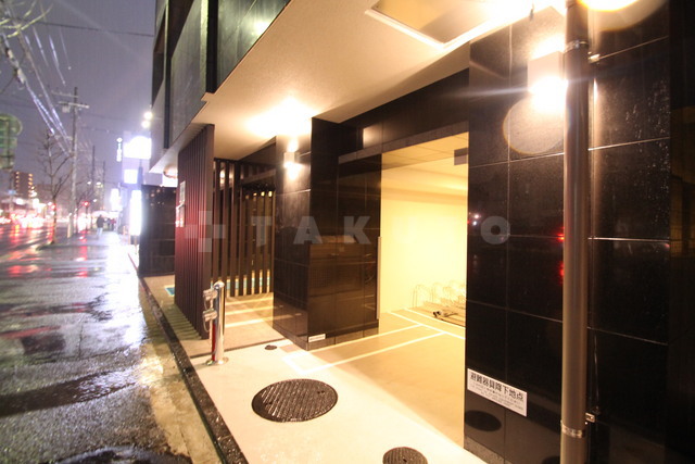 20/27 エントランス