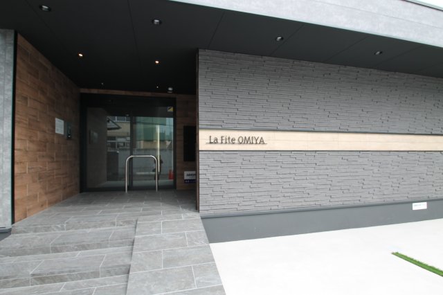 16/25 エントランス