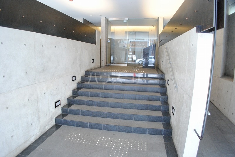 17/20 エントランス