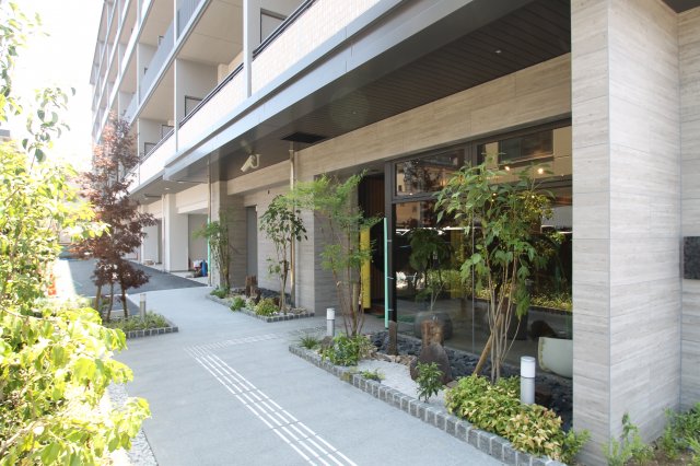 19/28 エントランス