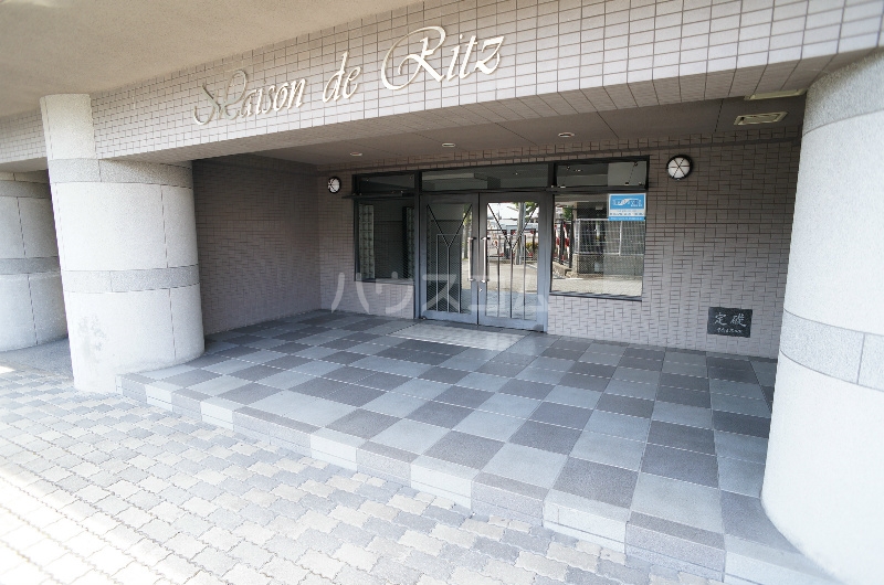 20/30 エントランス