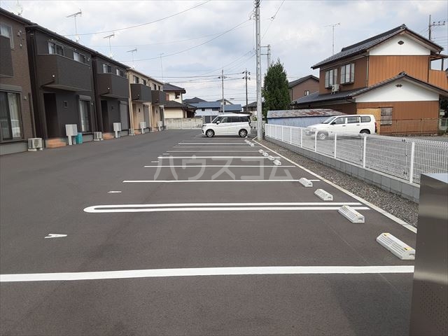 22/27 駐車場