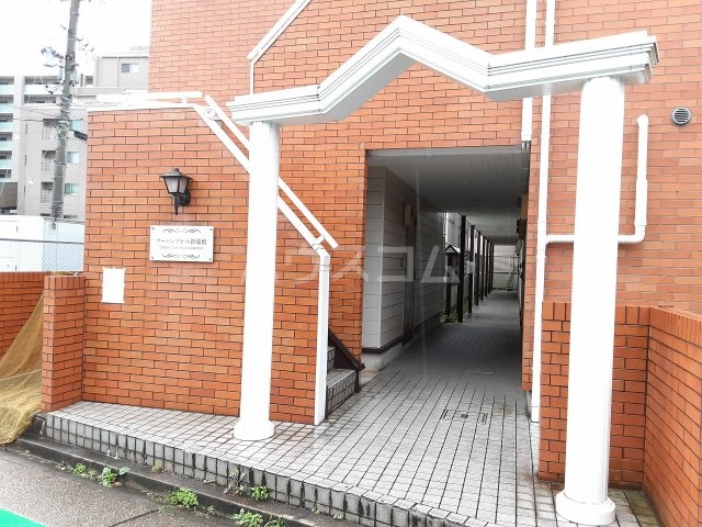 23/25 エントランス