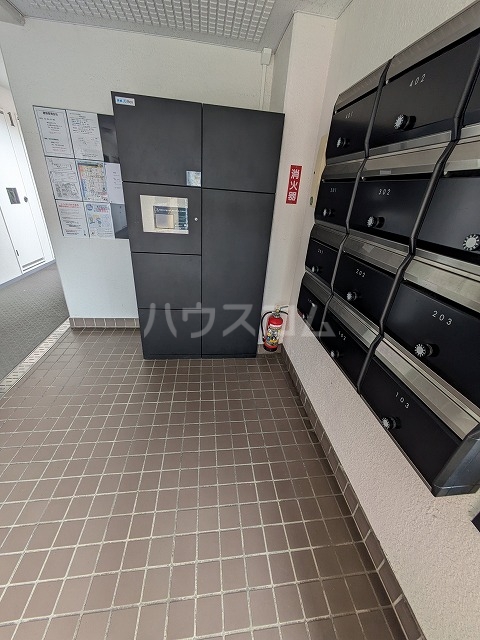 28/30 エントランス