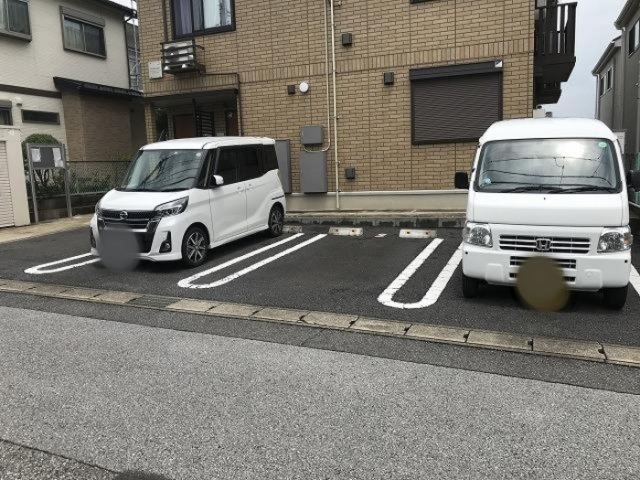 2/4 駐車場