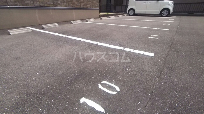 18/19 駐車場