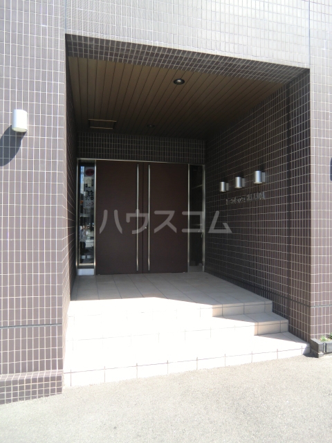 23/30 エントランス