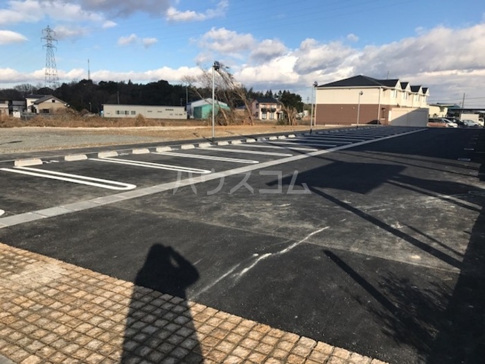 2/3 駐車場