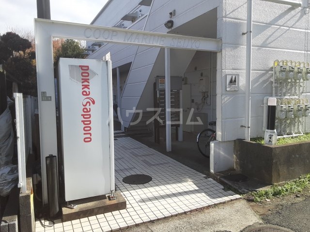 19/27 エントランス