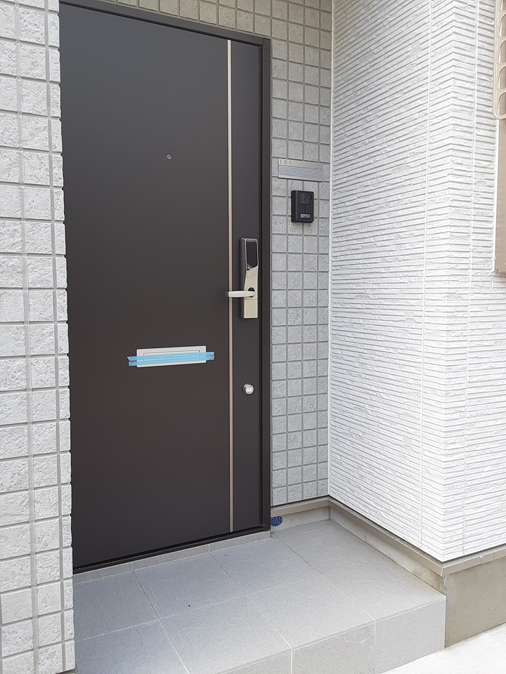 26/30 エントランス