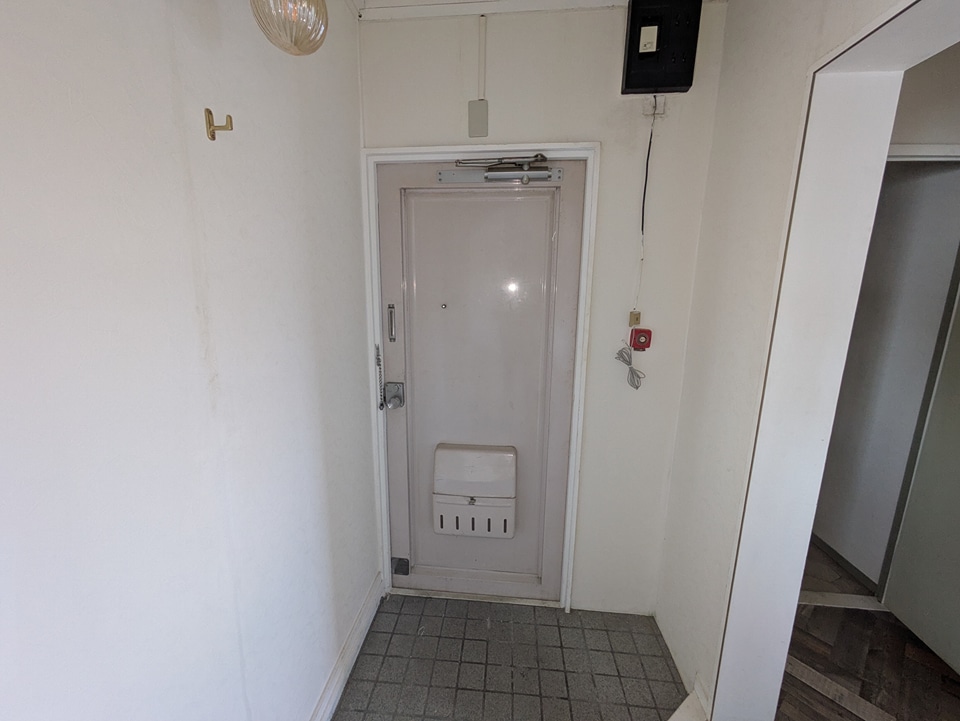 16/25 エントランス