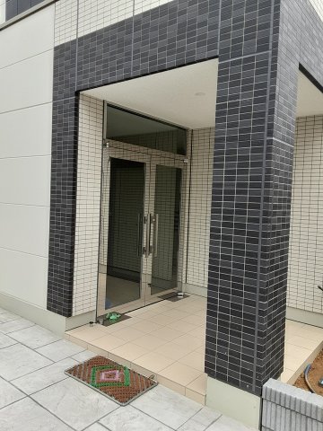 25/30 エントランス