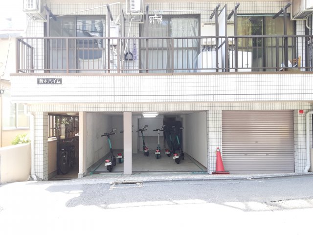 23/29 エントランス