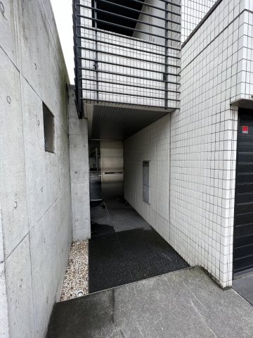 21/24 エントランス