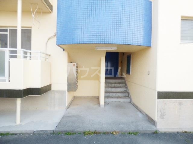 16/25 エントランス