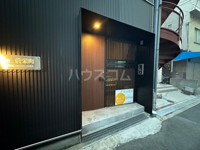 17/27 エントランス