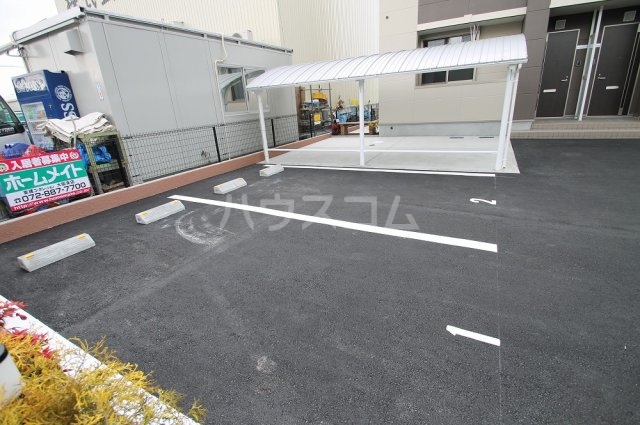 22/27 駐車場
