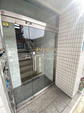 26/30 エントランス