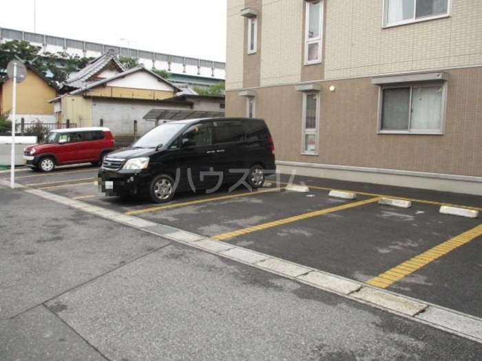13/30 駐車場
