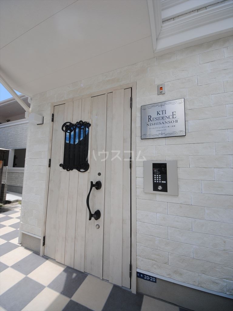 3/7 エントランス