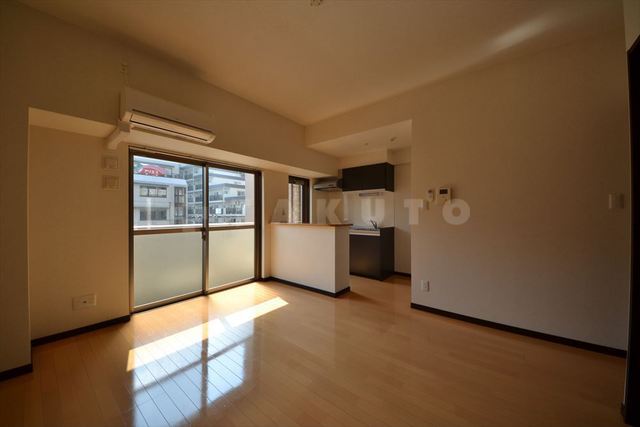 27/30 エントランス