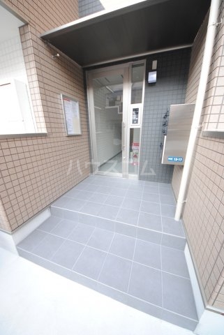 25/30 エントランス