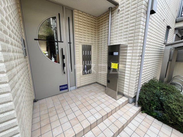 25/30 エントランス