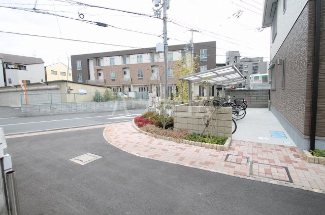 24/30 エントランス