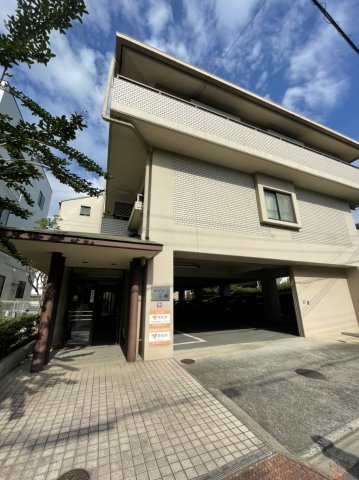 24/30 エントランス