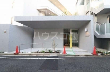16/19 エントランス