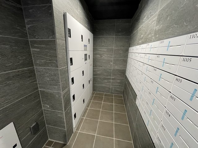 19/23 エントランス