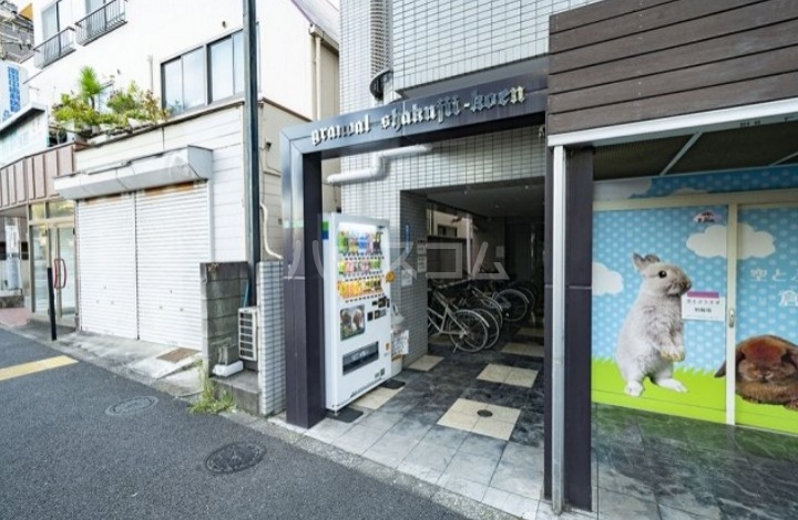 2/3 エントランス