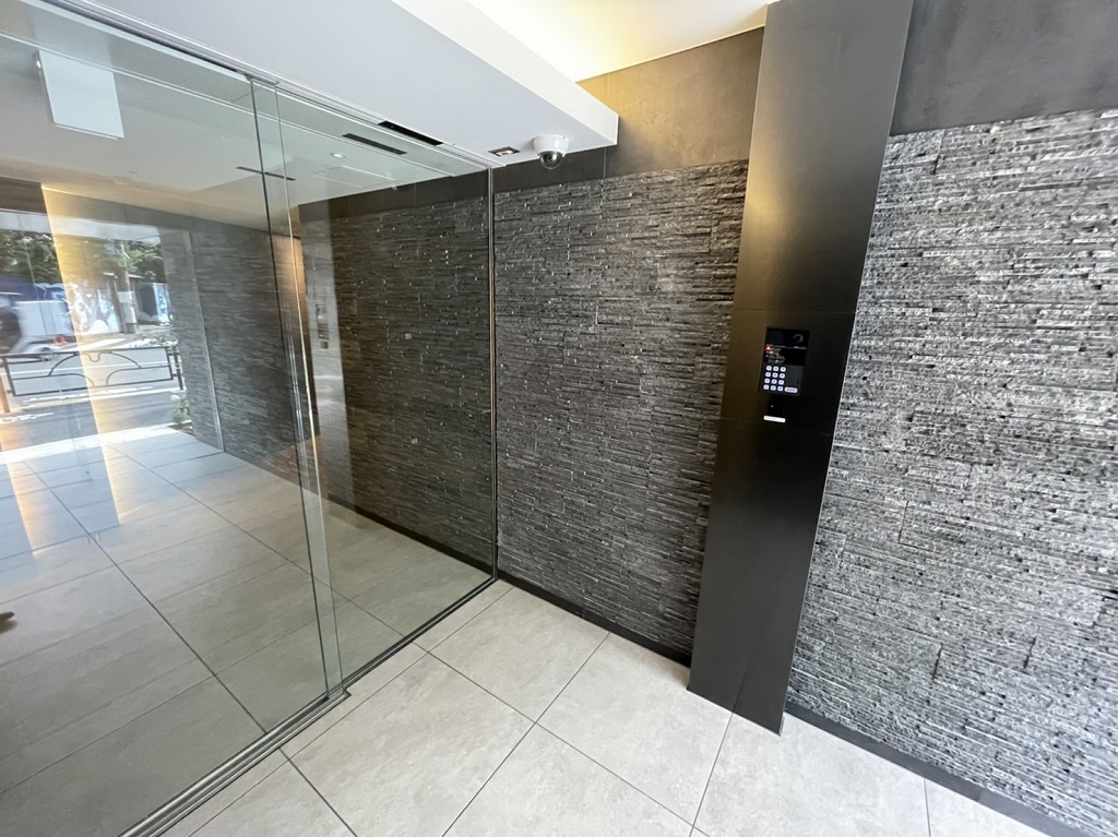 22/30 エントランス